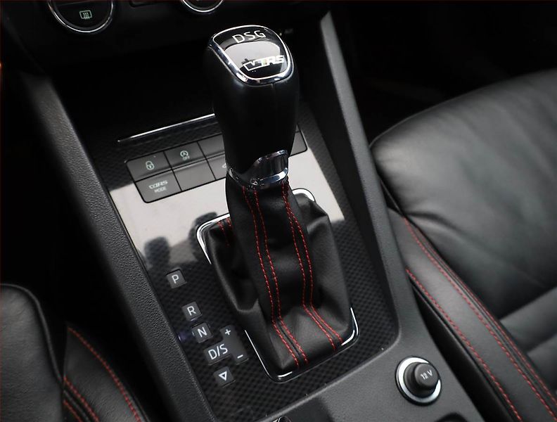 Škoda Octavia (2015) RS 2.0 TSI, Automat, ČR,1.maj - fotka 11 z 18