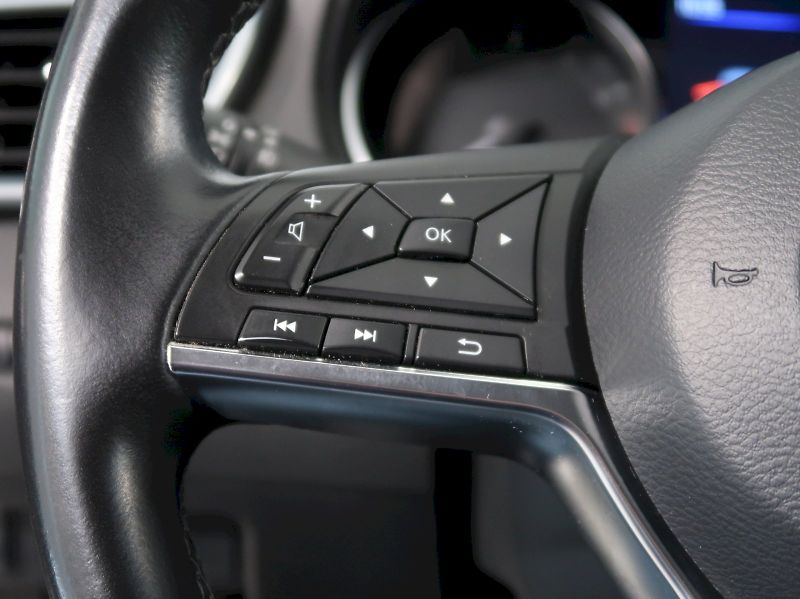 Nissan Qashqai (2021) 1.3DiG-T 103KW TAŽNÉ 360*CAMER - fotka 16 z 33