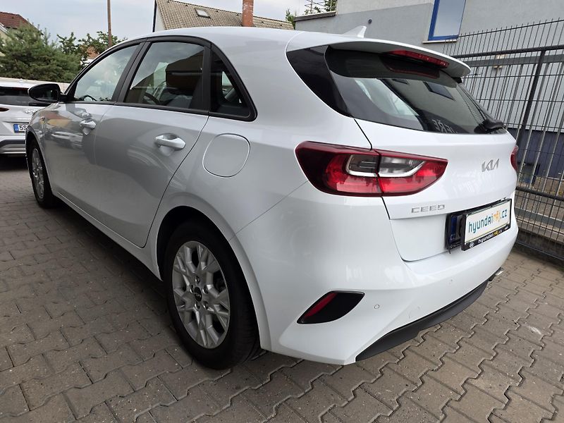Kia Ceed 1.5-1. MAJ.-V ZÁRUCE-TOP STAV - fotka 6 z 12