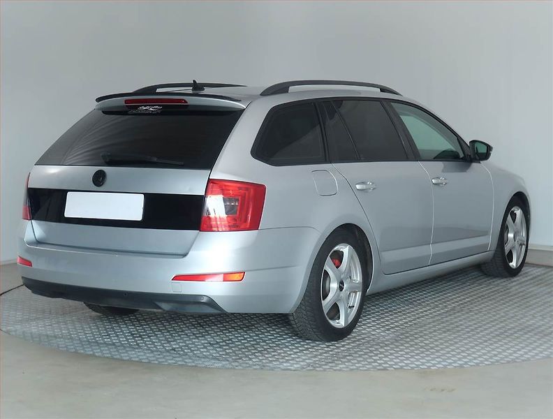 Škoda Octavia (2014) Ambition 1.6 TDI, Navi - fotka 5 z 18