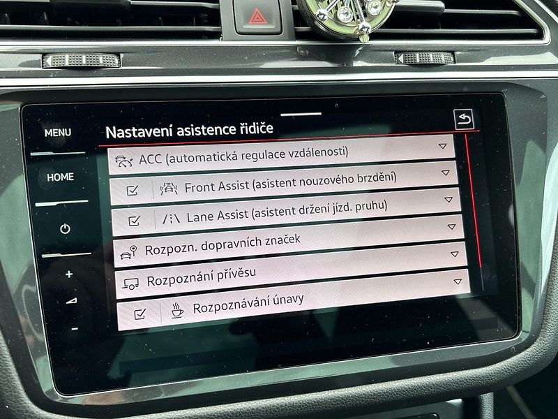 Volkswagen Tiguan R-LINE - fotka 25 z 29