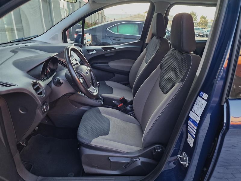 Ford Tourneo Courier 1.5TDCi 74kW Trend,ČR,1.Maj. - fotka 20 z 50