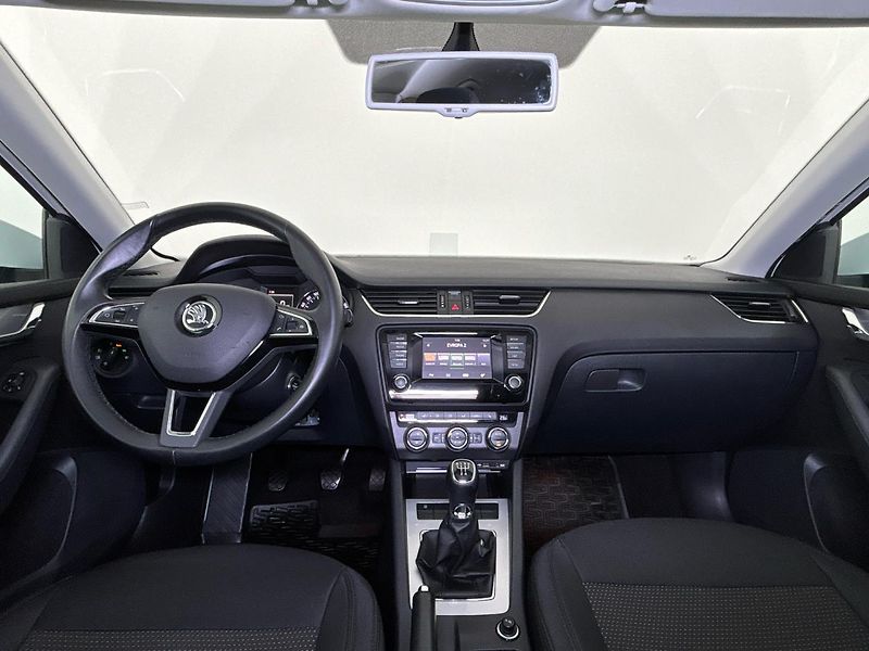 Škoda Octavia Elegance - fotka 5 z 28