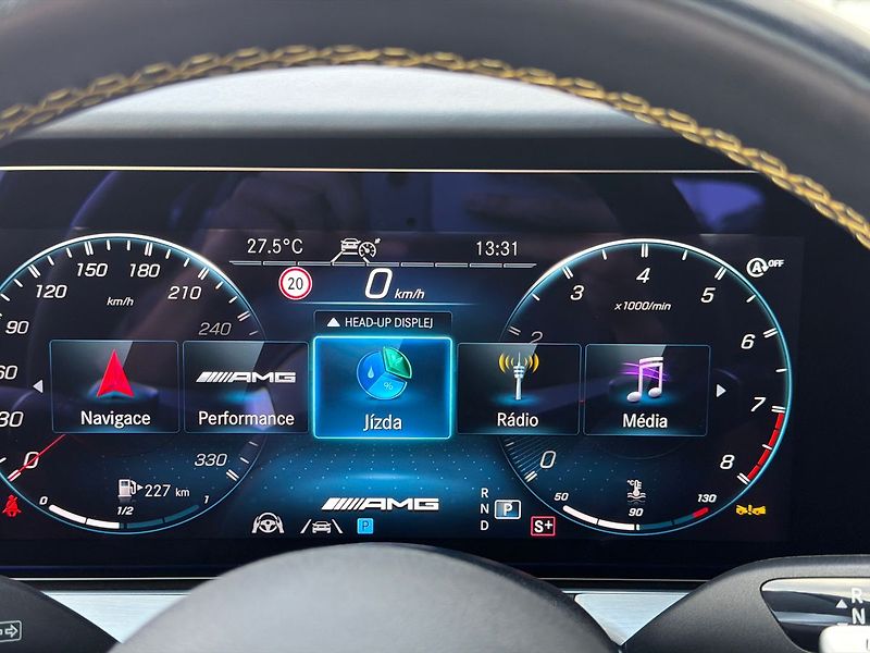 Mercedes-Benz Třídy E 63 S AMG - fotka 44 z 47