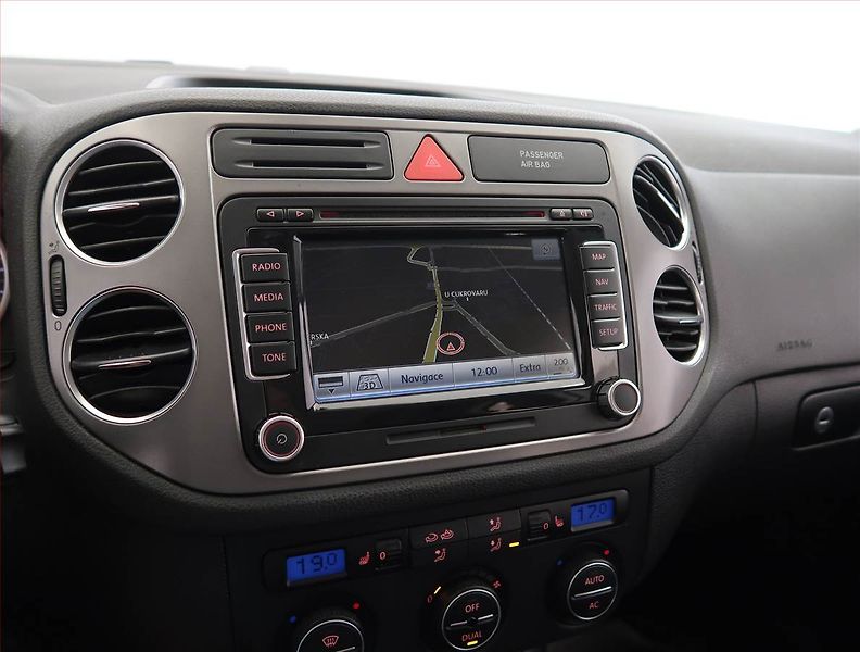 Volkswagen Tiguan (2009) 2.0 TDI, 4X4, Automat, Navi - fotka 16 z 22