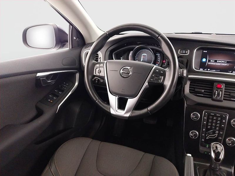 Volvo V40 (2019) 2.0 D3, Automat, Serv.kniha - fotka 7 z 21