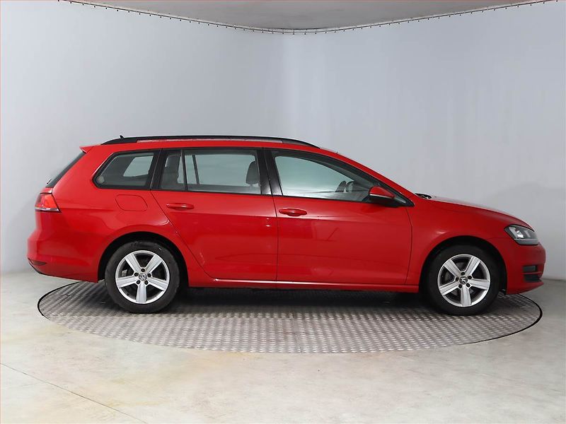 Volkswagen Golf (2015) 1.6 TDI, Automat, Navi - fotka 6 z 14