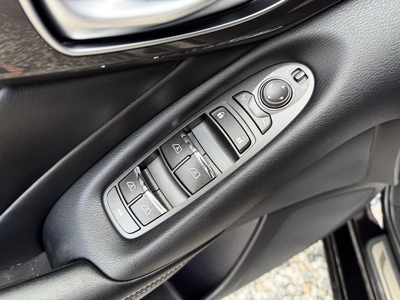 Infiniti Q50 2,2 Diesel 125kW REZERVACE - fotka 23 z 45