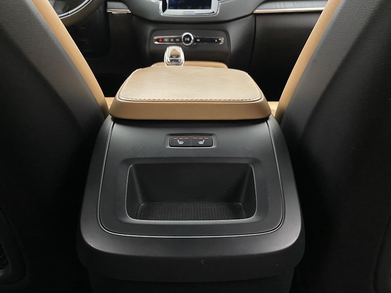 Volvo XC90 B5 AWD INSCRIPTION AUT CZ - fotka 31 z 48
