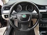 Škoda Superb (2012) 2.0TDi, AT, autoAC - náhled 15