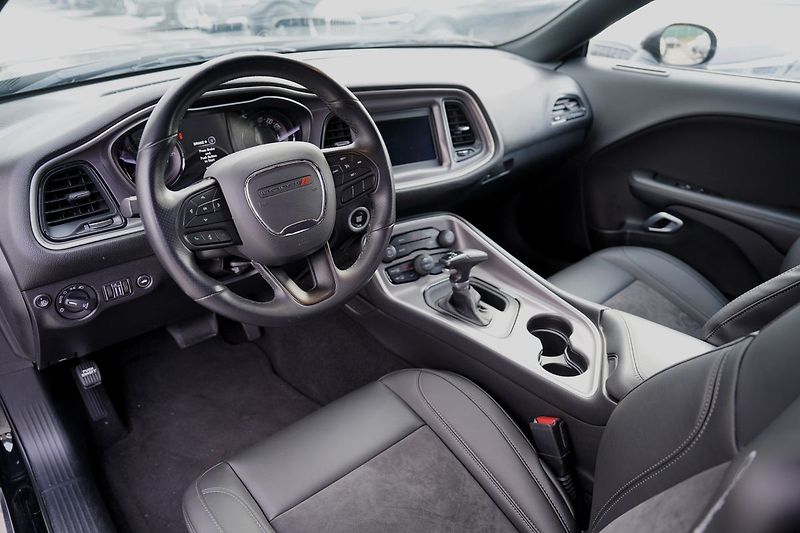 Dodge Challenger 3.6 V6 automat,/kůže/xenony - fotka 13 z 37