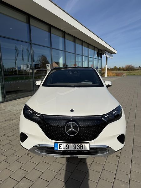 Mercedes-Benz EQE (2023) 500 4MATIC - fotka 4 z 15