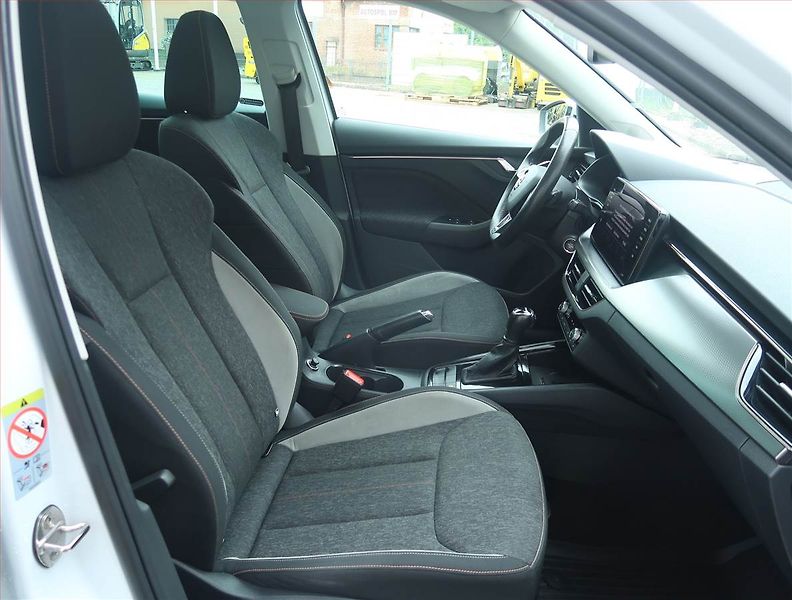 Škoda Kamiq (2019) 1.6 TDI, Automat, Navi - fotka 9 z 24