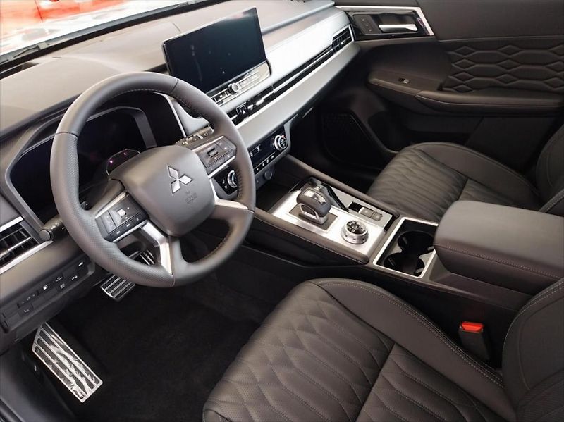 Mitsubishi Outlander (2026) 2.4 PHEV_  INSTYLE - fotka 5 z 8