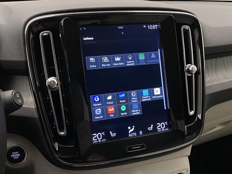 Volvo XC40 D4 AWD INSCRIPTION REZERVACE - fotka 39 z 44