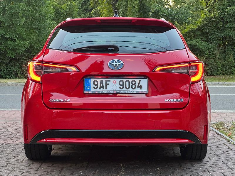 Toyota Corolla 1.8E-Cvt Comf Sport 1.MAJ.DPH - fotka 5 z 28