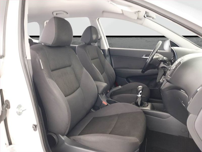 Hyundai i30 (2012) 1.6 CVVT, LPG, dobrý stav - fotka 9 z 17