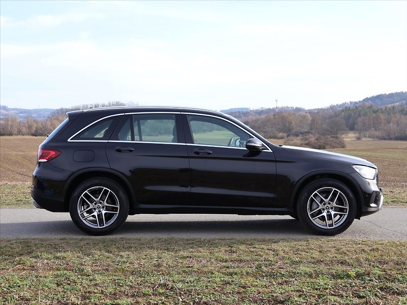 Mercedes-Benz GLC 2,0 300d 180kW 4Matic AMG DPH - fotka 6 z 36