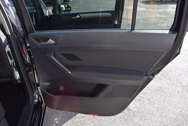Volkswagen Touran (2018) 1.4TSI 110kw CLBMT 7MÍST LED  - fotka 47 z 48