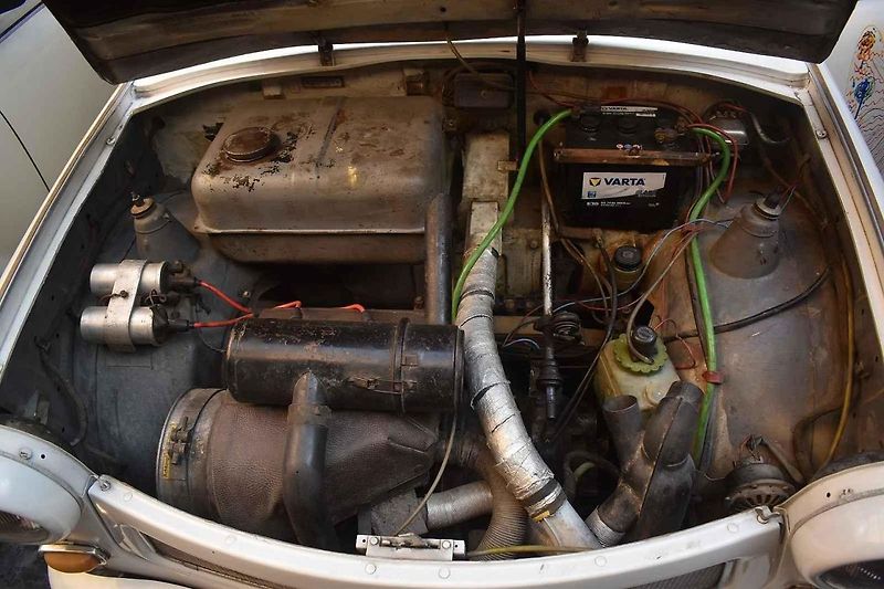 Tento Trabant má rok výroby 1965. Dosud je plně funkční