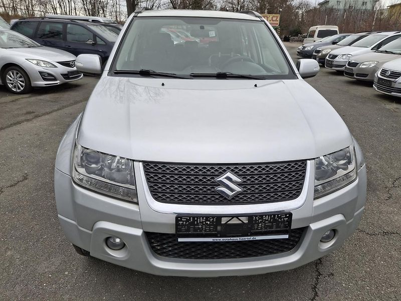 Suzuki Grand Vitara 2.0 benzin 103 kw 4x4 - fotka 1 z 20