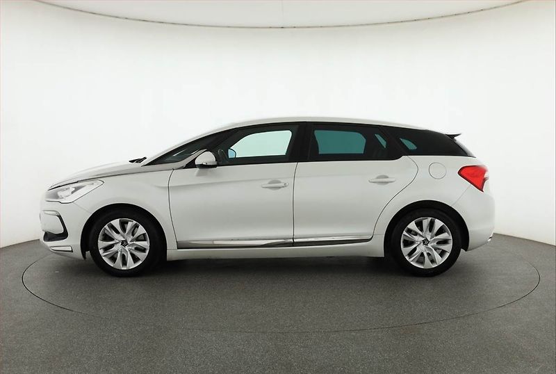 Citroën DS5 (2015) 2.0 BlueHDi, Automat, Navi - fotka 3 z 19