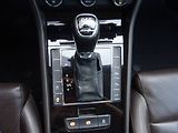 Škoda Superb (2016) 2,0 TDi/ 110kW  DSG  L&K - náhled 16
