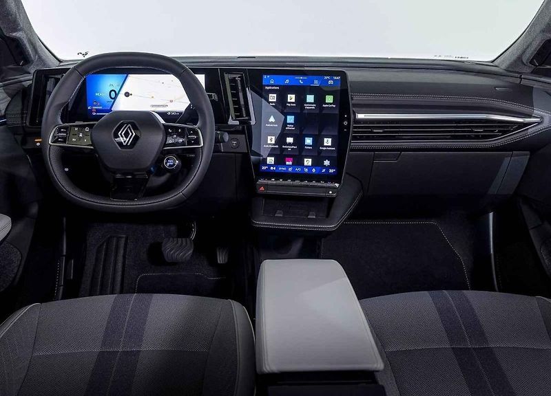 Novým Evropským autem roku je elektrický Renault Scénic