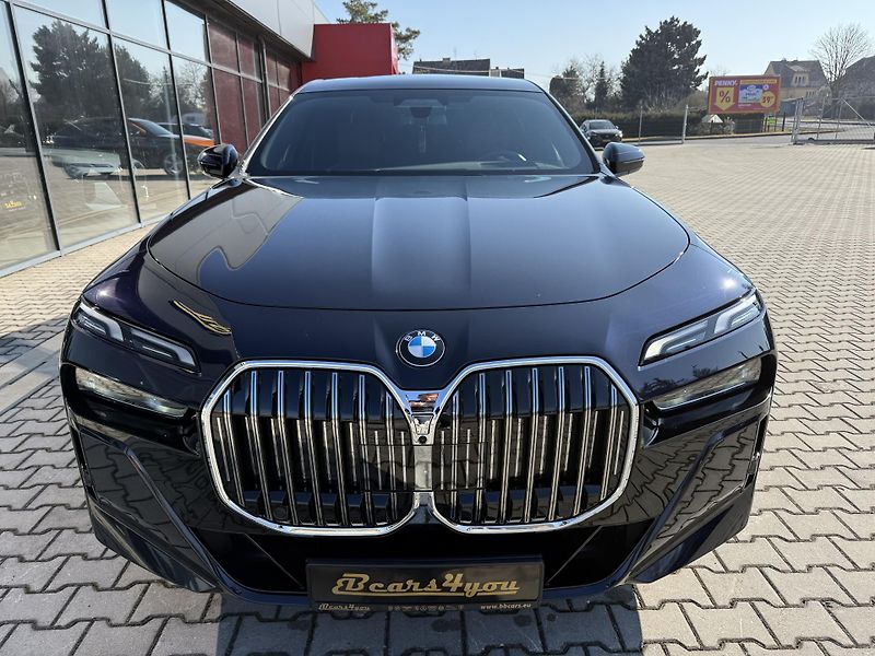 BMW Řada 7 (2024) 40XD 220kW M-PAKET INDIVIDUAL! - fotka 17 z 55