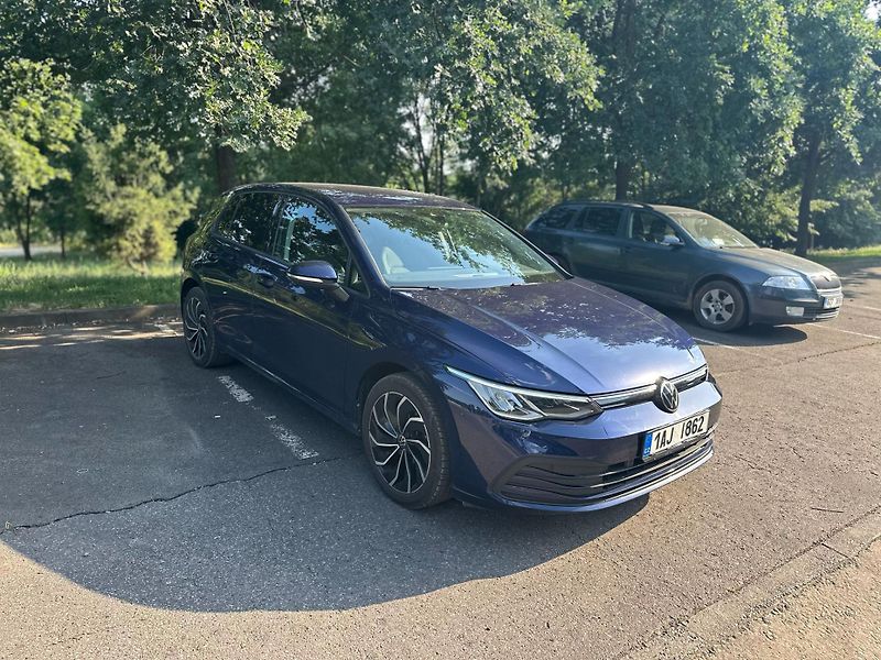 Volkswagen Golf (2022) - fotka 2 z 7