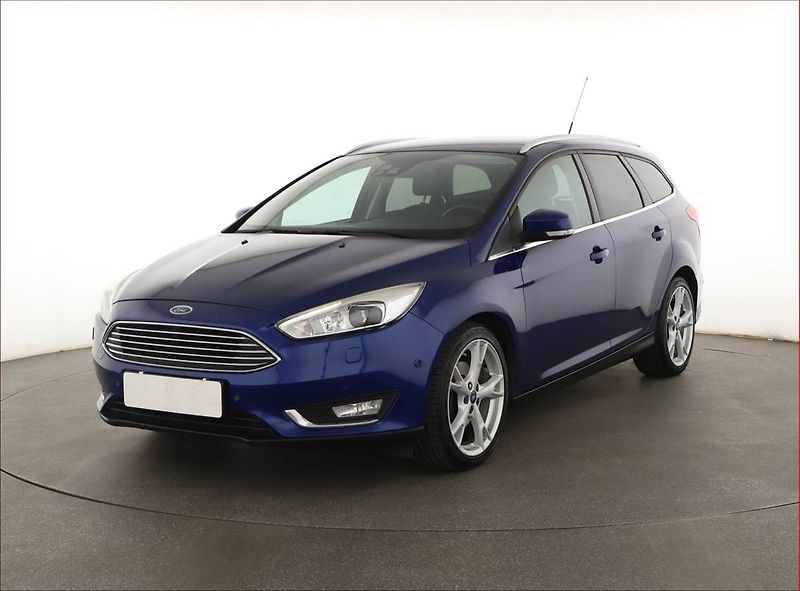 Ford Focus (2015) 1.5 EcoBoost, Xenony, Tempomat - fotka 2 z 18