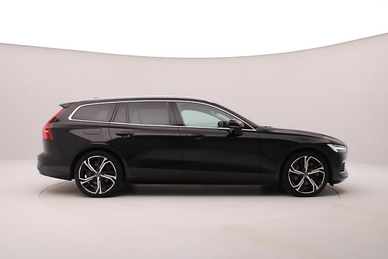 Volvo V60 T6 AWD RECHARGE CORE REZERVACE - fotka 13 z 45