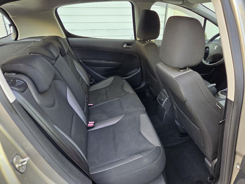 Peugeot 308 (2001) 1.6i 88Kw LPG Tažné  - fotka 16 z 27