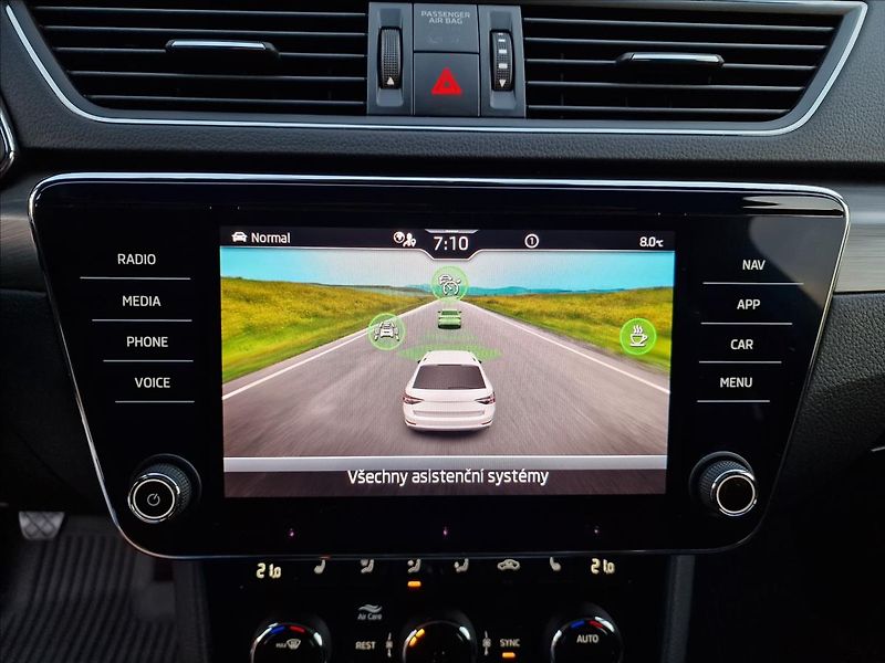 Škoda Superb 2.0 TDI 110kW Style,ČR,1.Maj. - fotka 28 z 50