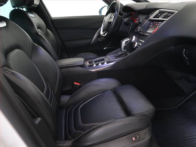 Citroën DS5 (2017) 2.0 BlueHDI, Automat, Kůže - fotka 9 z 17