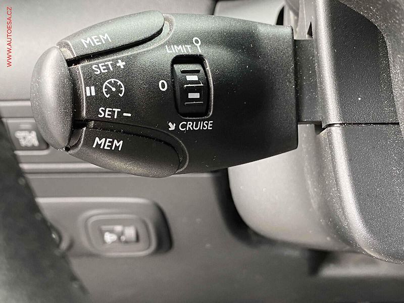 Citroën C3 Aircross (2018) 1.2PT, Shine, navi, kamera - fotka 13 z 21
