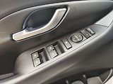 Hyundai i30 1.4 T-GDI/103kW Trikolor Kom - náhled 25