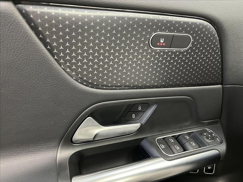 Mercedes-Benz GLA 250e s hybridní technologií EQ - fotka 12 z 21