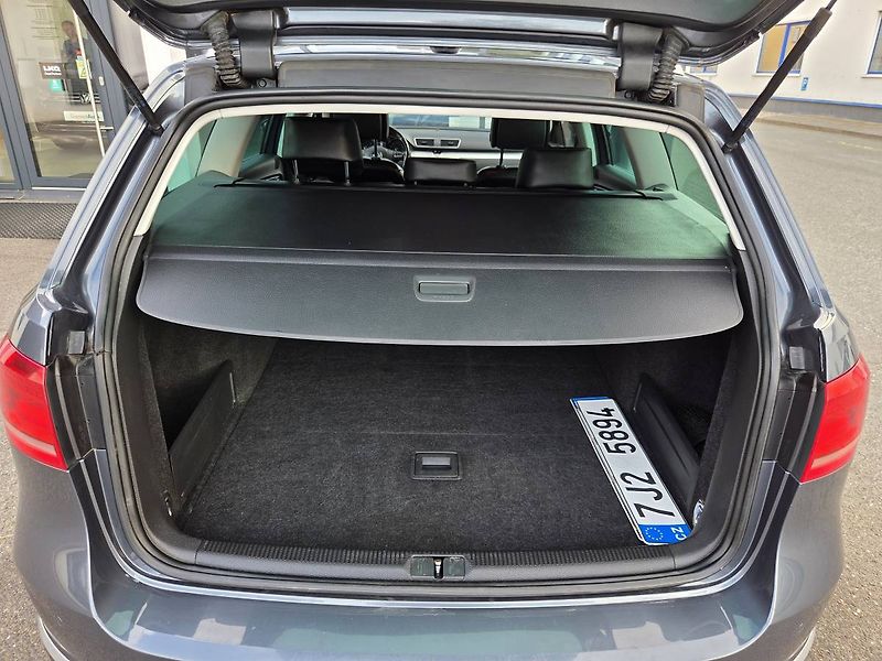Volkswagen Passat Variant (2014) 2.0 TDI DSG - fotka 27 z 45