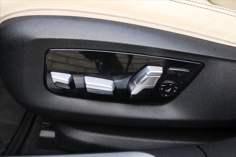 BMW Řada 7 750Li xDrive LASER MASÁŽE ČR - fotka 36 z 44