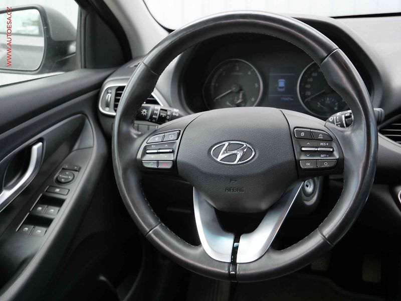 Hyundai i30 (2019) 1.6CRDi, 2.maj,ČR, AC, tempo - fotka 11 z 20