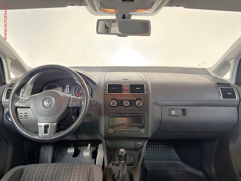 Volkswagen Touran (2013) 2.0TDi, TZ, výhř.sed. - fotka 8 z 15