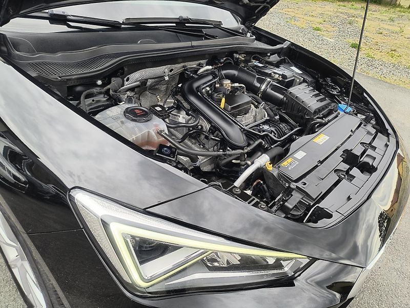 Seat Leon 1.0 eTSi AT 81KWNAVI/MATRIXLED - fotka 64 z 67
