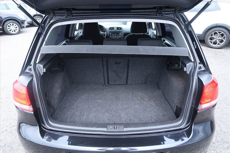 Volkswagen Golf (2009) 1.6 TDI, Tempomat - fotka 13 z 19