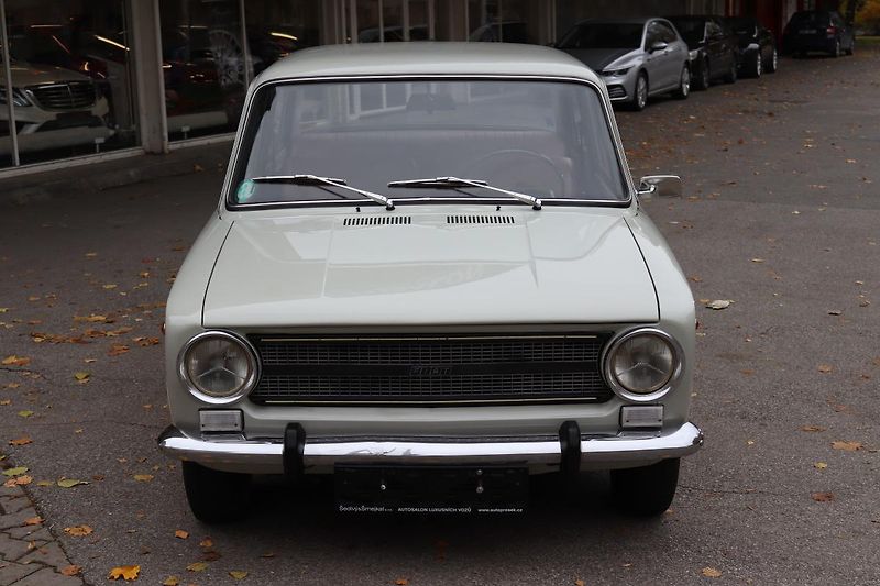 Fiat 124 1974 FIAT 124 SERIE III - fotka 2 z 50