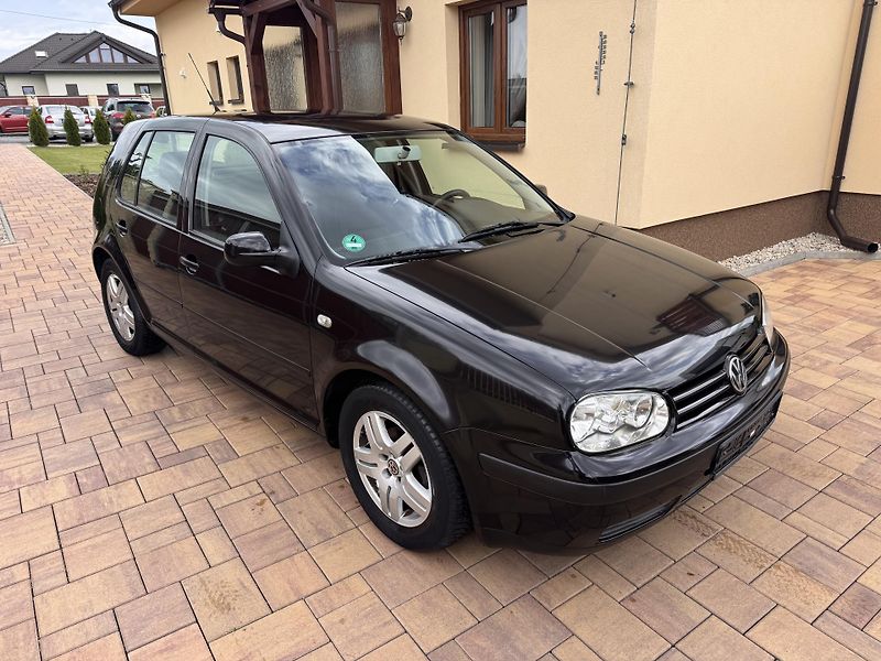 Volkswagen Golf IV 1.4i 55Kw Special - Tažný - fotka 3 z 15