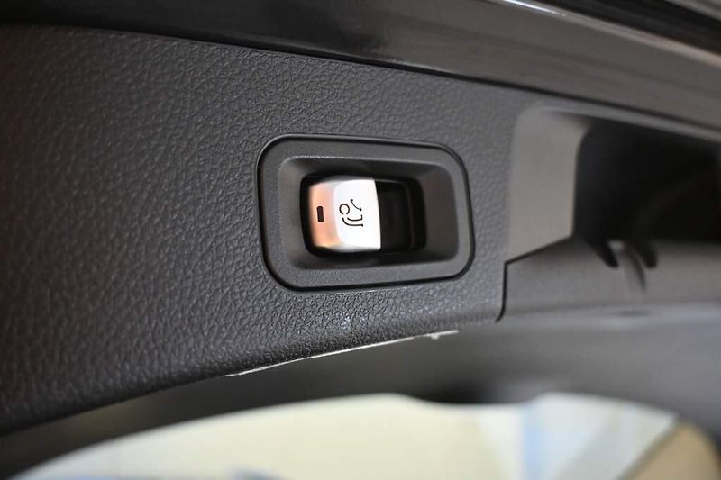 Mercedes-Benz Třídy C (2021) 2.0 300 DE 9G-TRONIC AVANTGARD - fotka 23 z 33