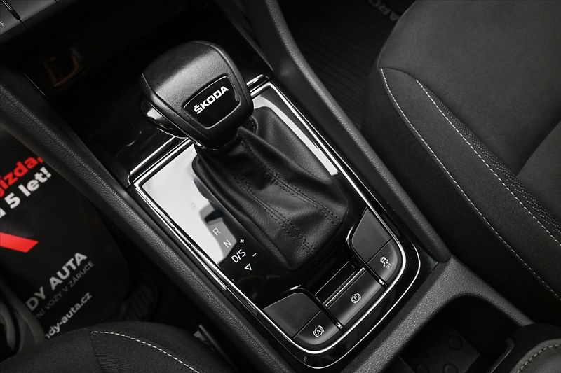 Škoda Karoq 2,0 TDI 85 kW DSG TAŽNÉ Záruka - fotka 22 z 32