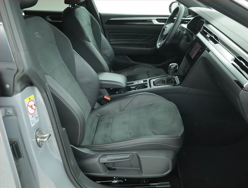 Volkswagen Arteon (2022) R-line 2.0 TDI - fotka 9 z 16