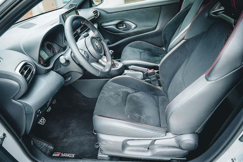Toyota Yaris (2021) GR PERFORMANCE 4x4 1 MAJITEL  - fotka 10 z 59